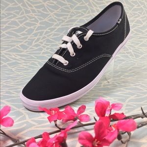 ✨KEDS Classic Champion Sneakers✨